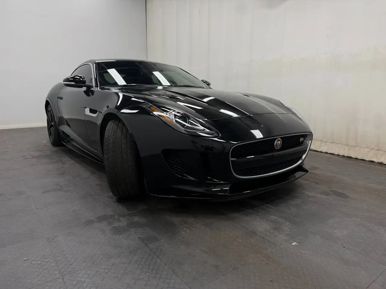 Jaguar F-Type снимка Jaguar F-Type