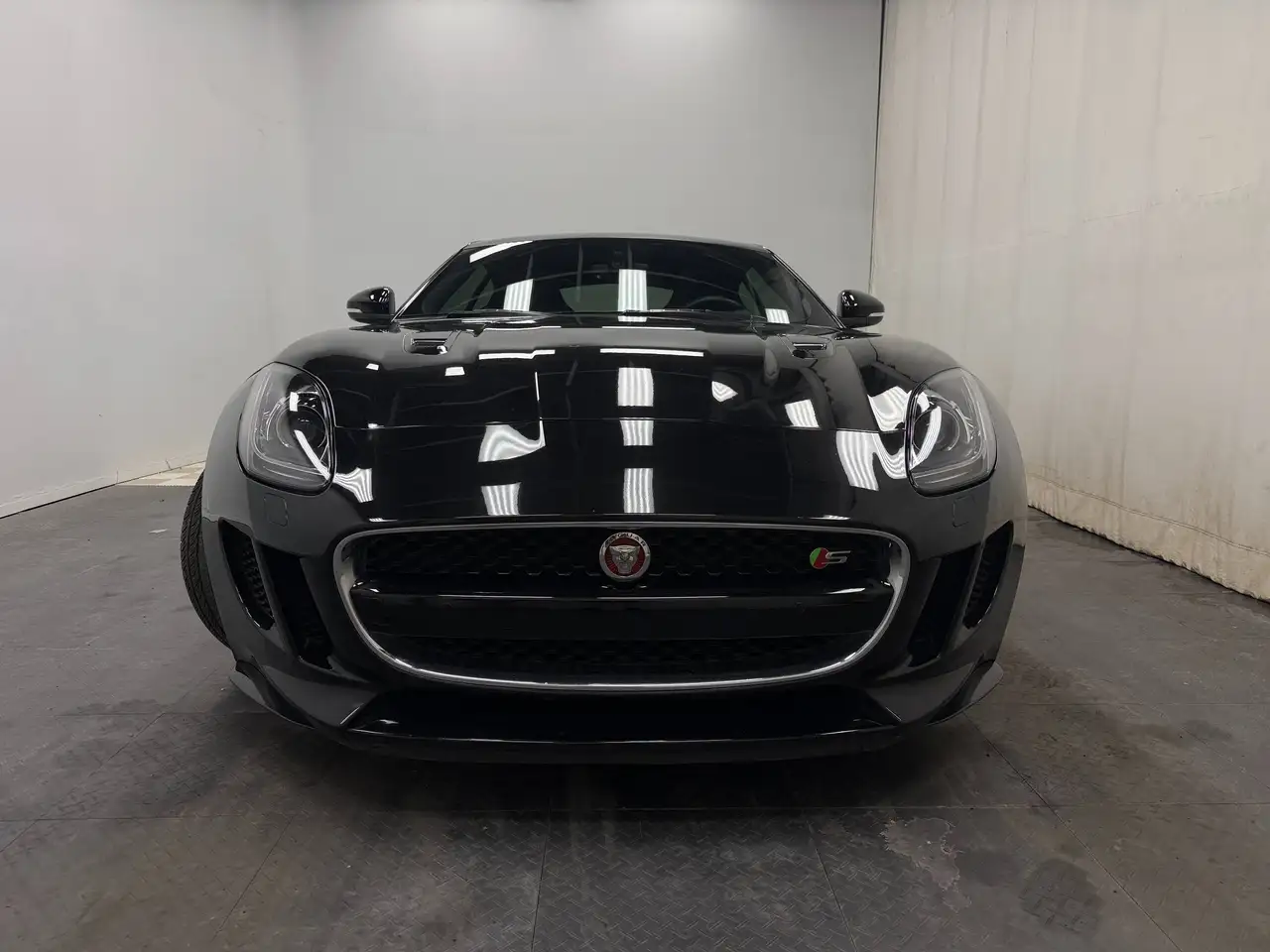 Jaguar F-Type снимка Jaguar F-Type