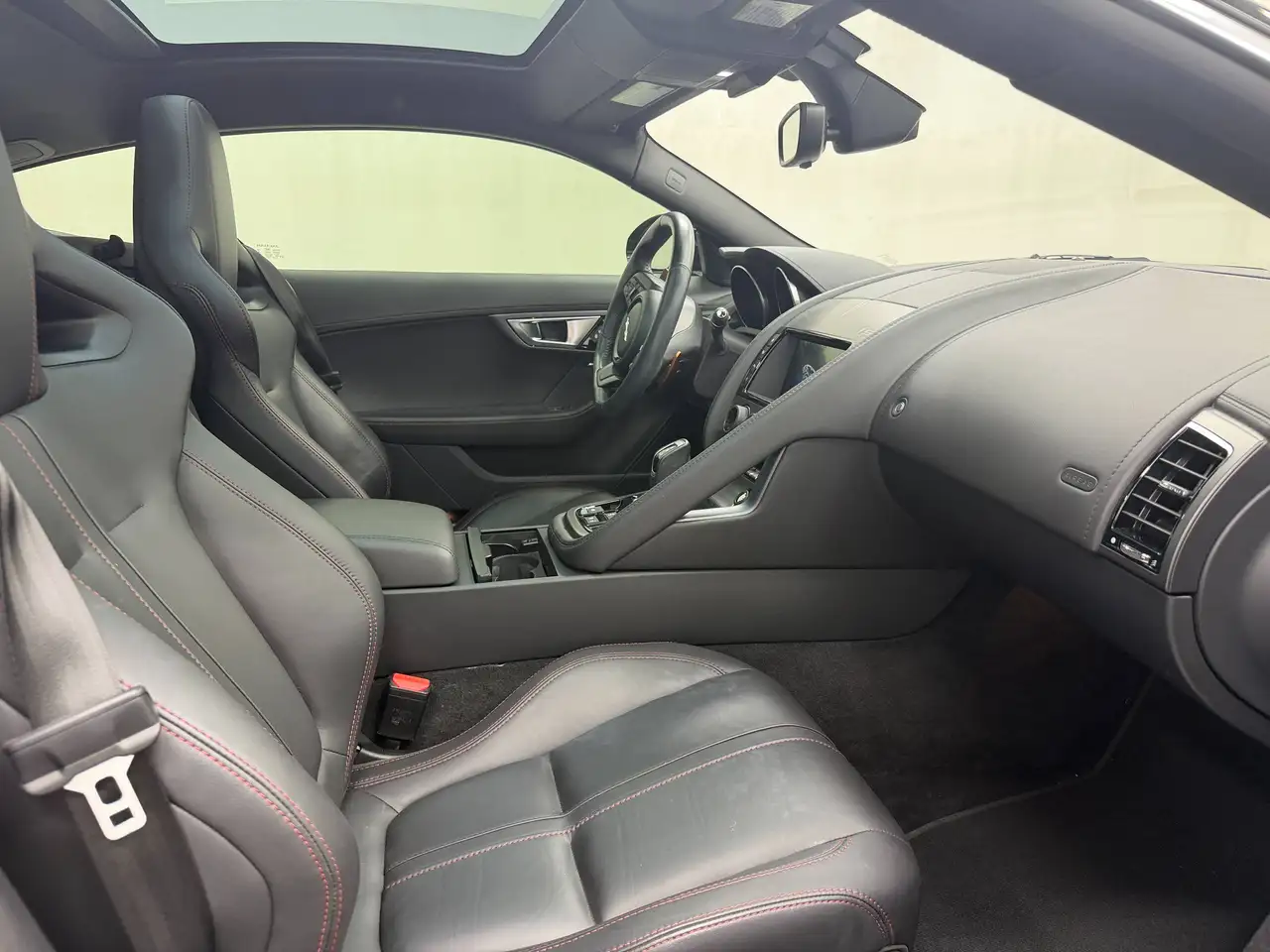 Jaguar F-Type снимка Jaguar F-Type