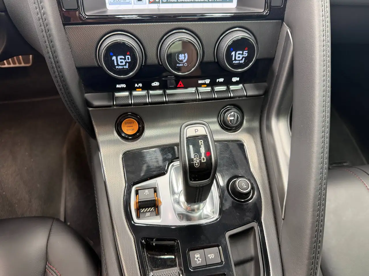 Jaguar F-Type снимка Jaguar F-Type