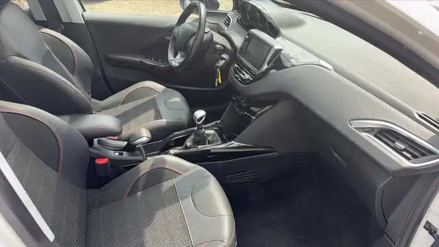 Peugeot 2008 view 10