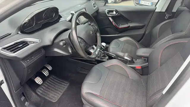 Peugeot 2008 view 8