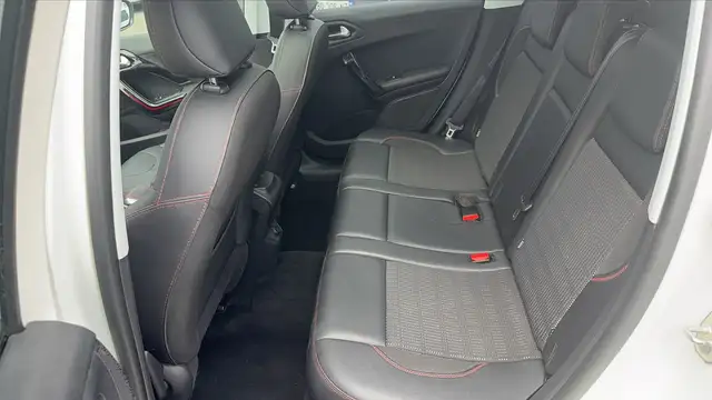 Peugeot 2008 view 9