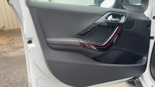 Peugeot 2008 view 7
