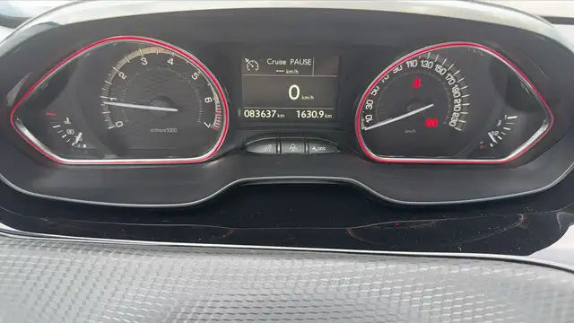 Peugeot 2008 view 12