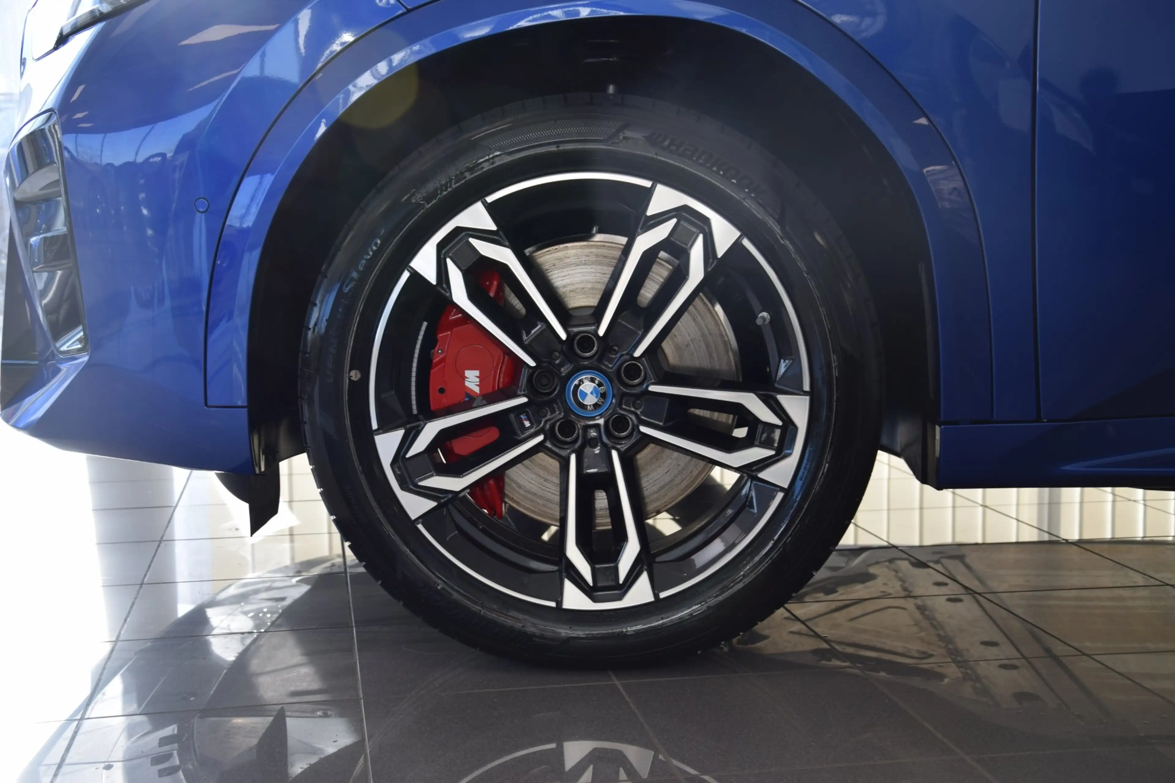 BMW iX2 iX2 eDrive20 — photo 4