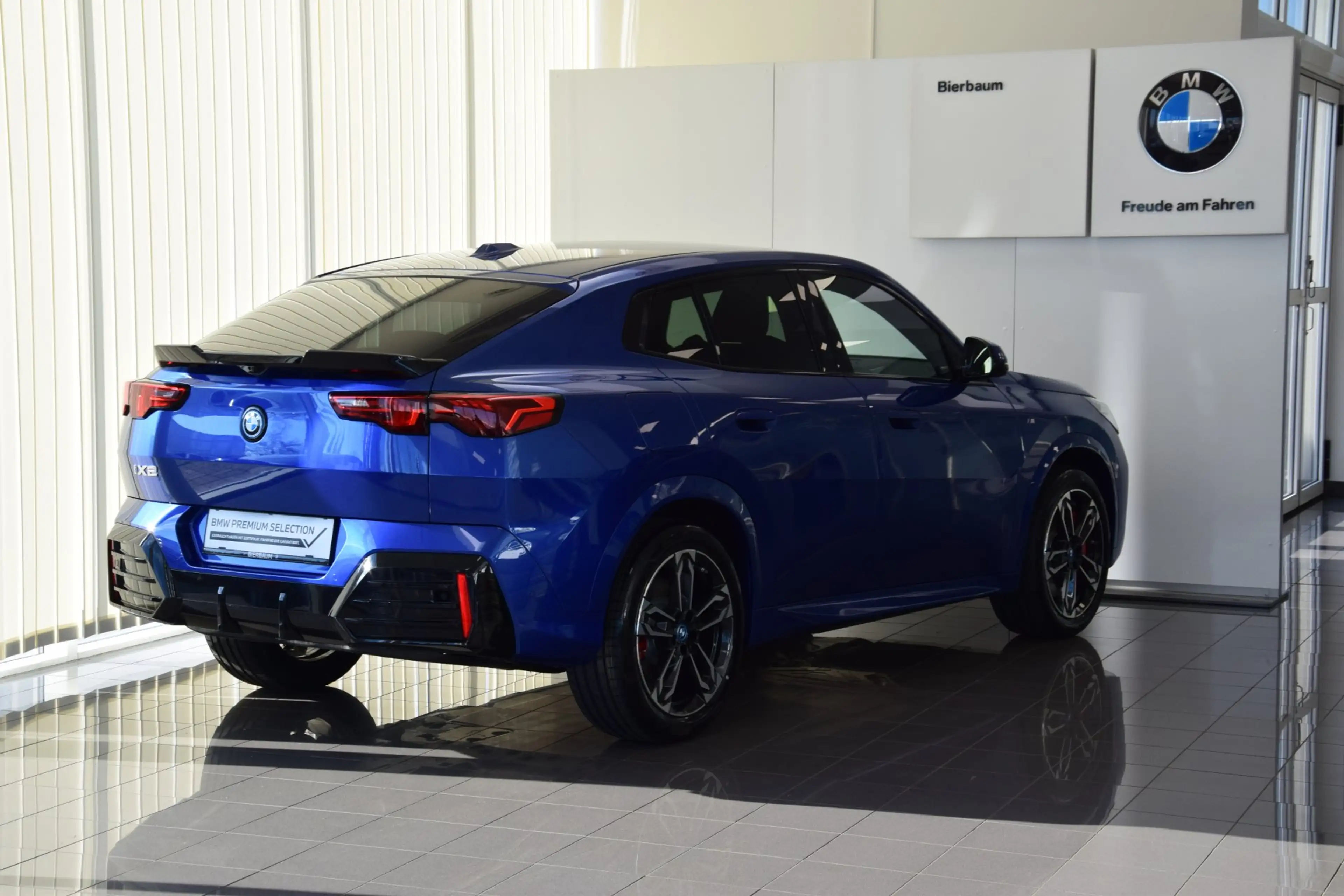 BMW iX2 iX2 eDrive20 — photo 5