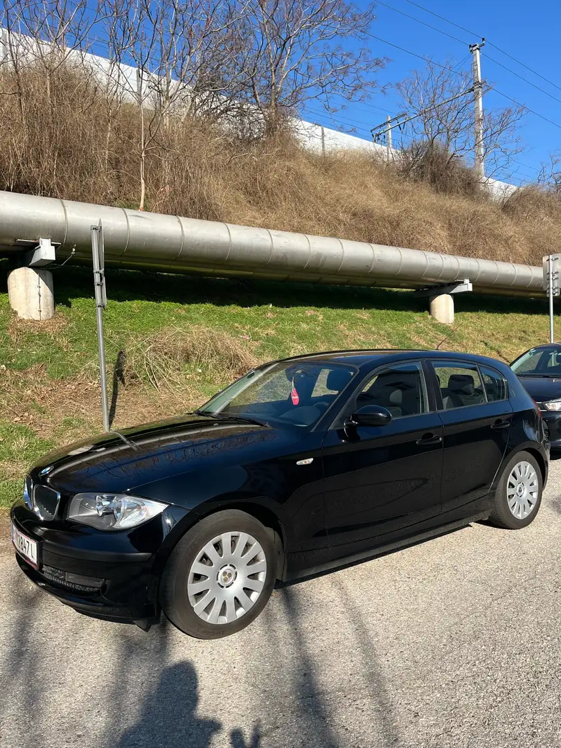 BMW 118 116d Schwarz - 1
