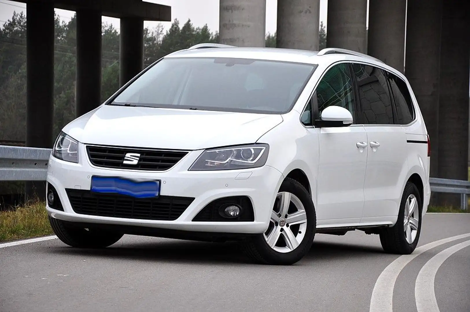 SEAT Alhambra FR-Line RFK Xenon DSG Navi DAB Weiß - 2