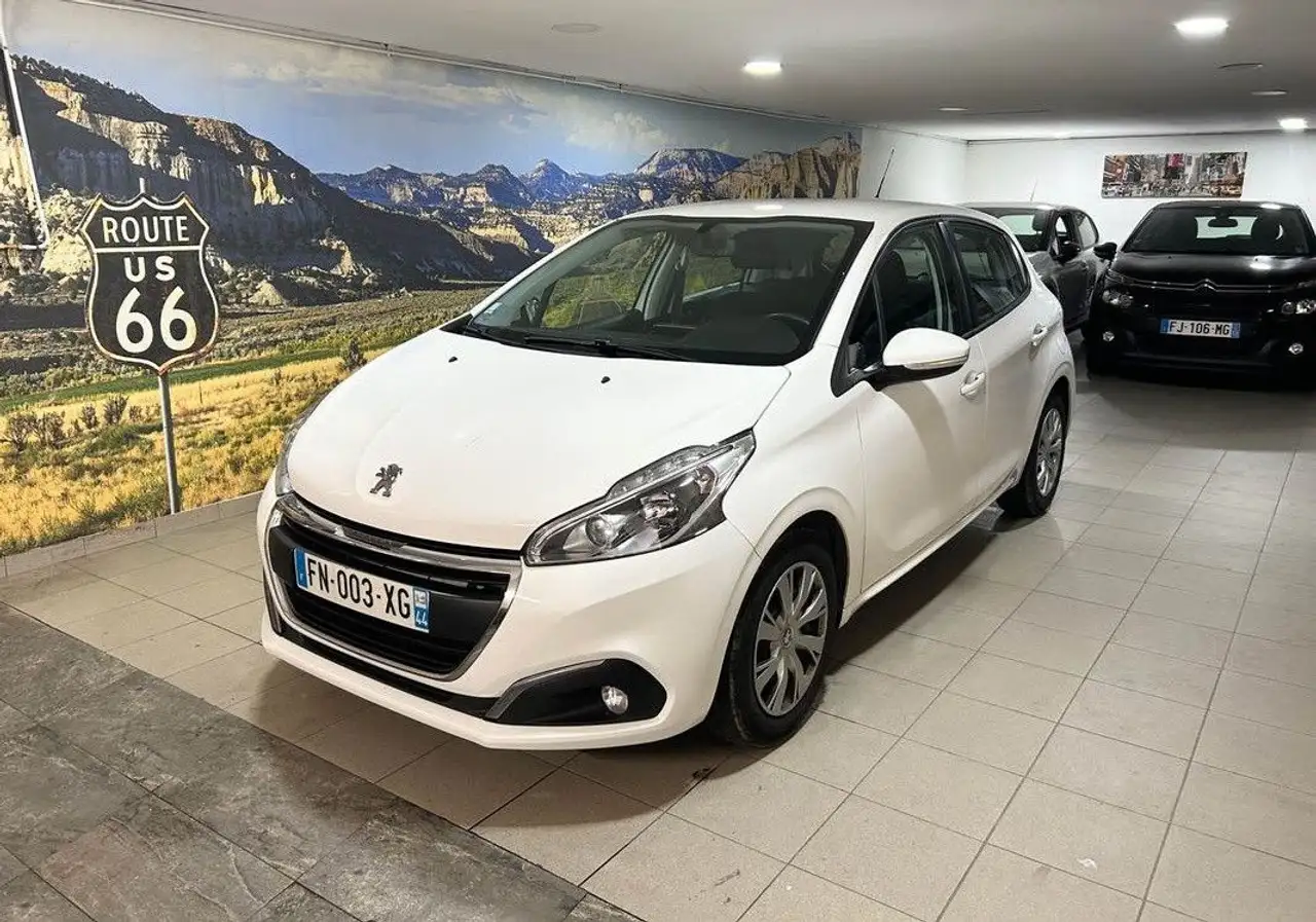 Peugeot 208 1.2 82CH S\u0026S PREMIUM PACK PRIX HT :