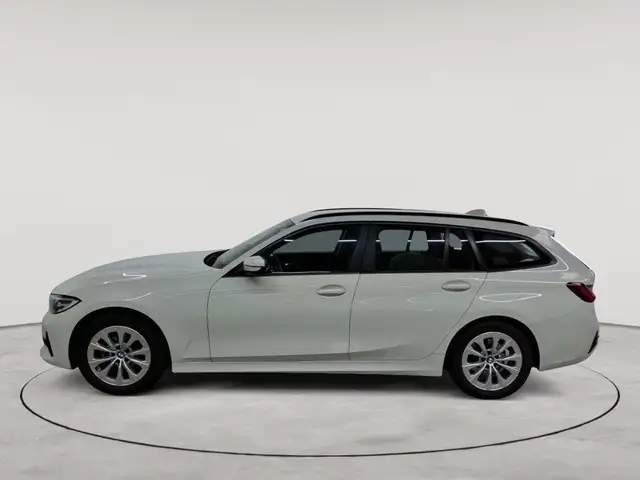 BMW 3 Series view 6