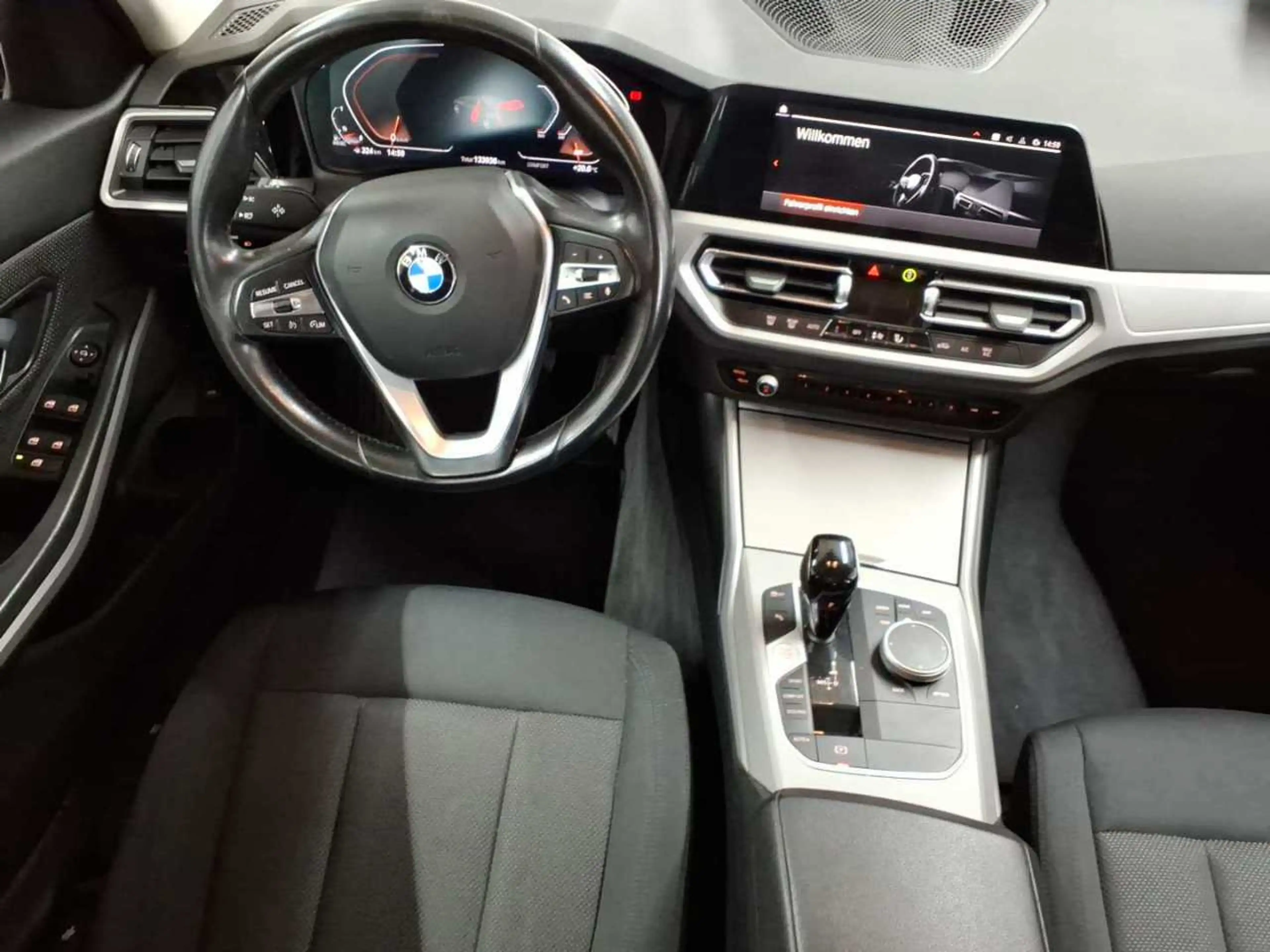 BMW 316 316d Touring Aut. — photo 10