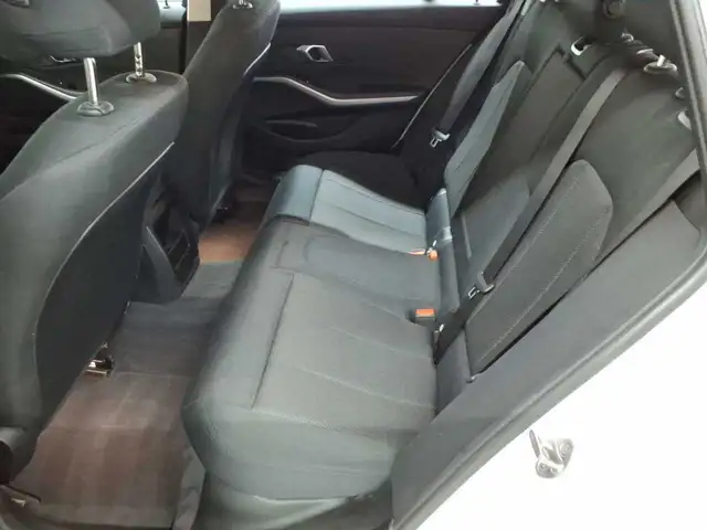 BMW 3 Series view 13