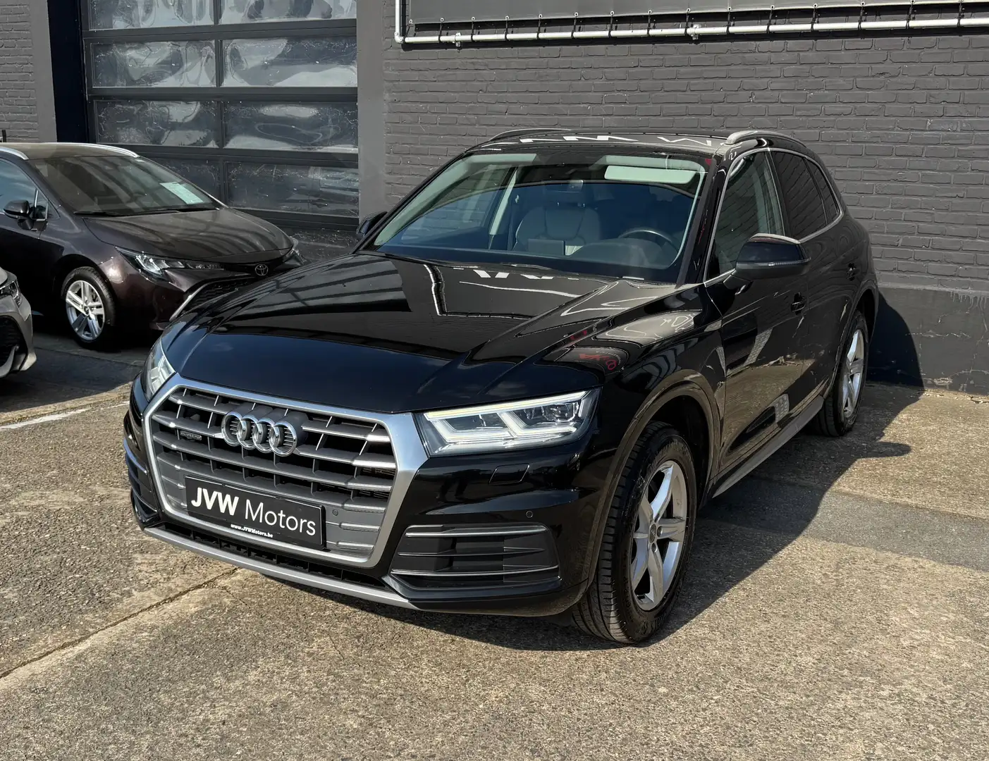 Audi Q5 35 TDi * Quattro * S-tronic * Sport * Navi * Xenon Černá - 1