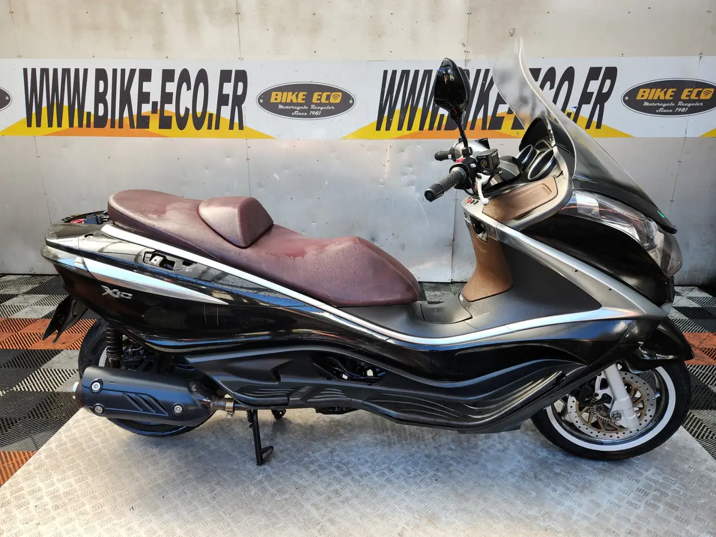 Piaggio X 10 Zwart - 1