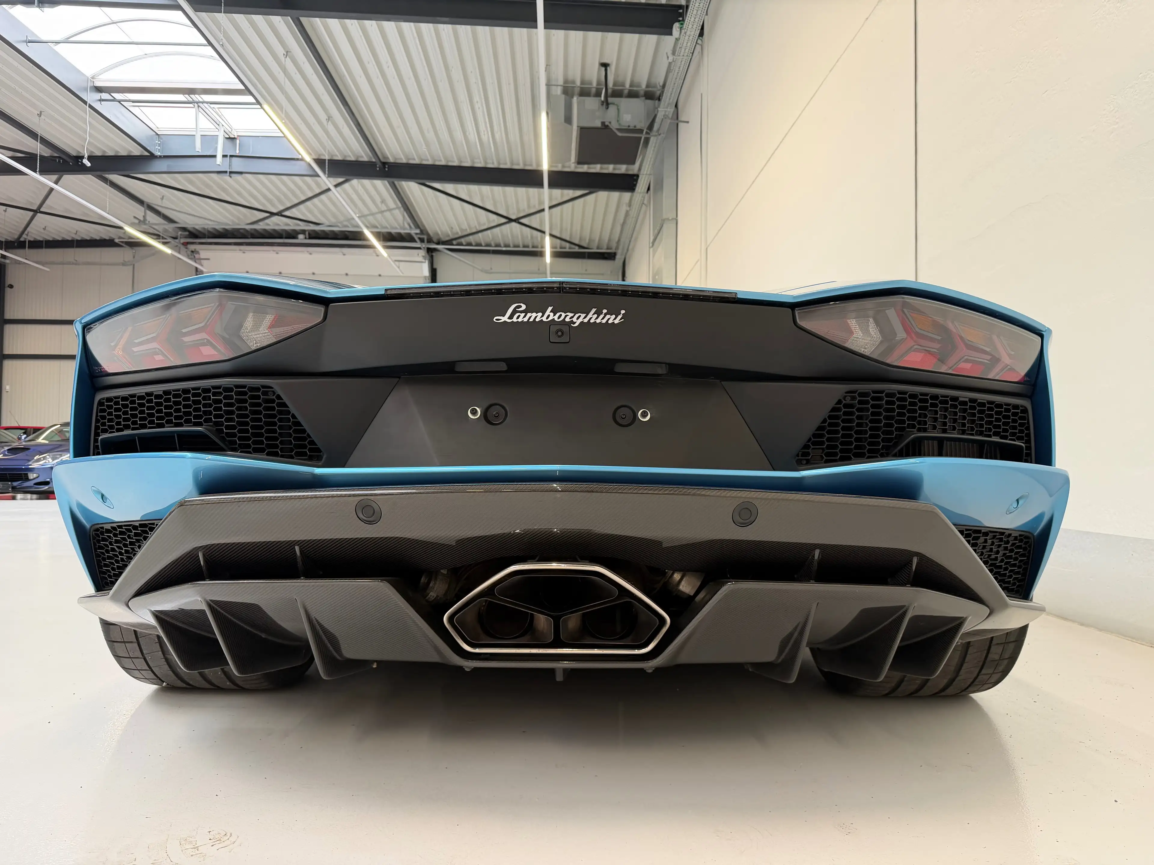 Lamborghini Aventador Aventador S Roadster 6.5i V12 LP740-4 — photo 3