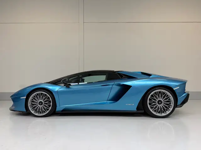 Lamborghini Aventador