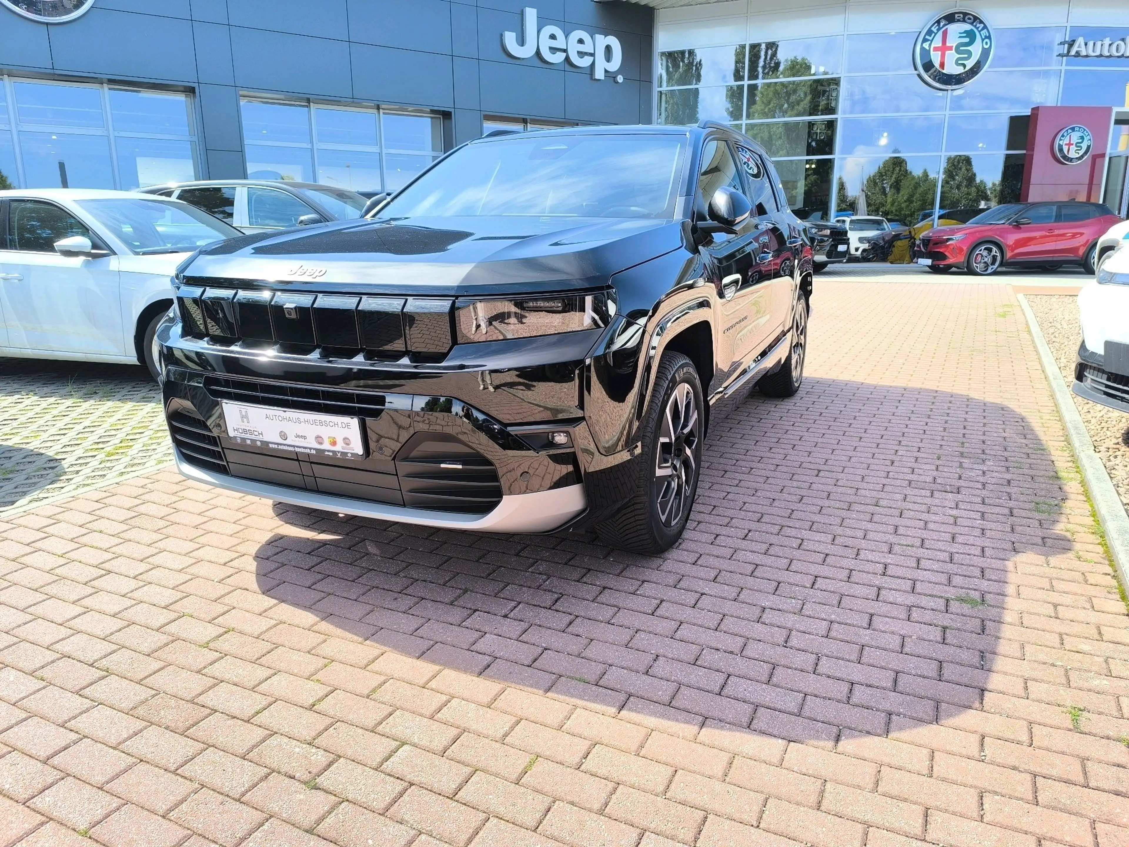 Jeep Compass E-Hybrid 1.2 eDCT 107 kW First Edition — photo 3