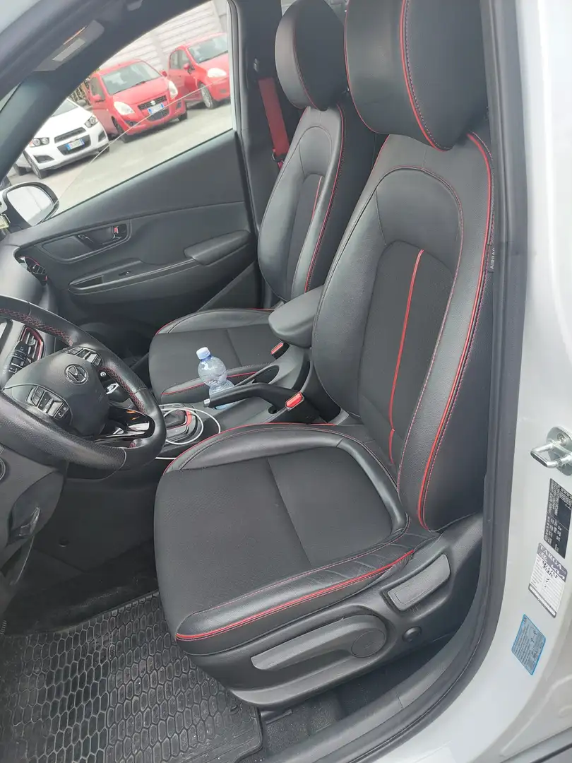 Hyundai KONA Kona I 2017 1.6 crdi Xpossible 4wd 136cv dct Білий - 2