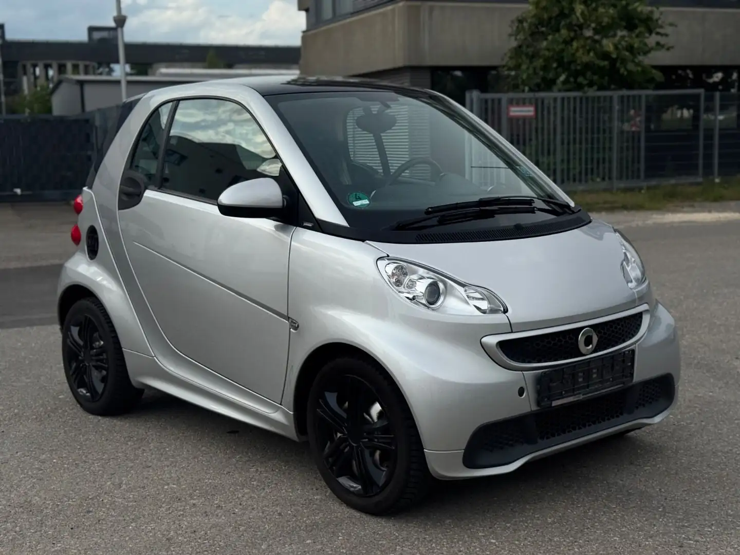 smart forTwo Diesel Autom. Pano Klima Servo Sitzhzg Silber - 2