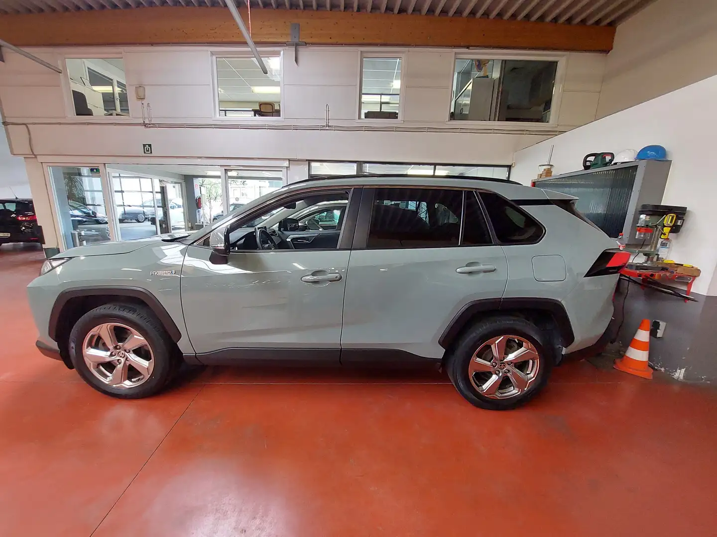 Toyota RAV 4 HYBRID 2WD + LEZ = 2035 + CUIR + NAVI + CAM + LED Grau - 2