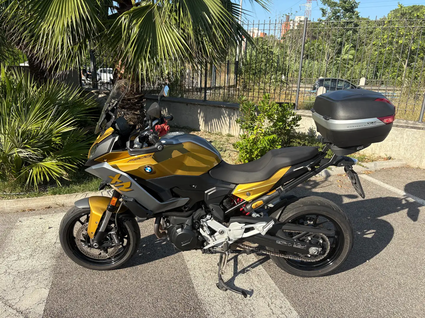 BMW F 900 XR Full Optional Oro - 2