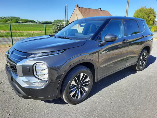 Mitsubishi Outlander Intense PHEV Nieuw  daginschrijving
