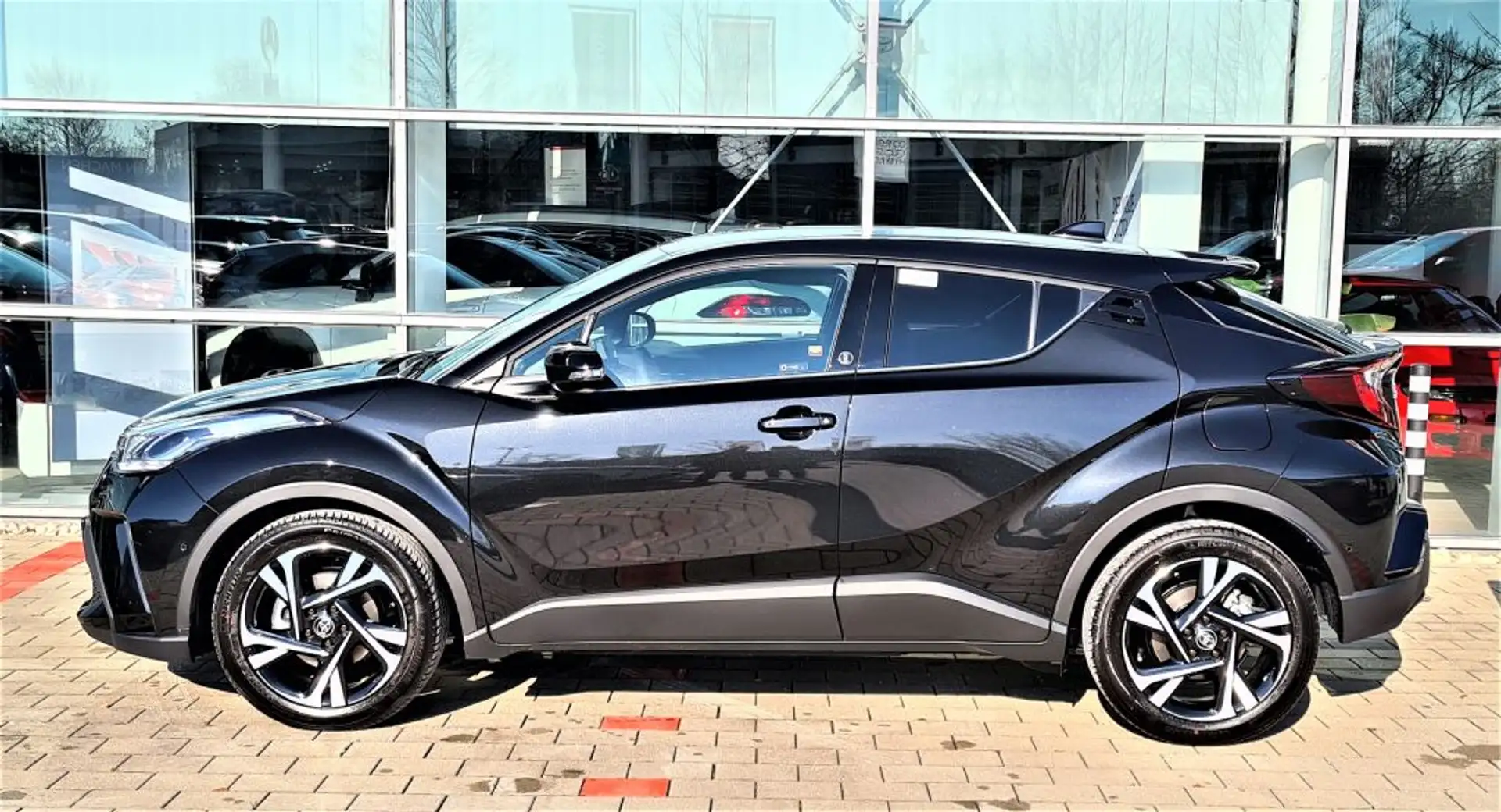 Toyota C-HR Hybrid Team Deutschland Černá - 2