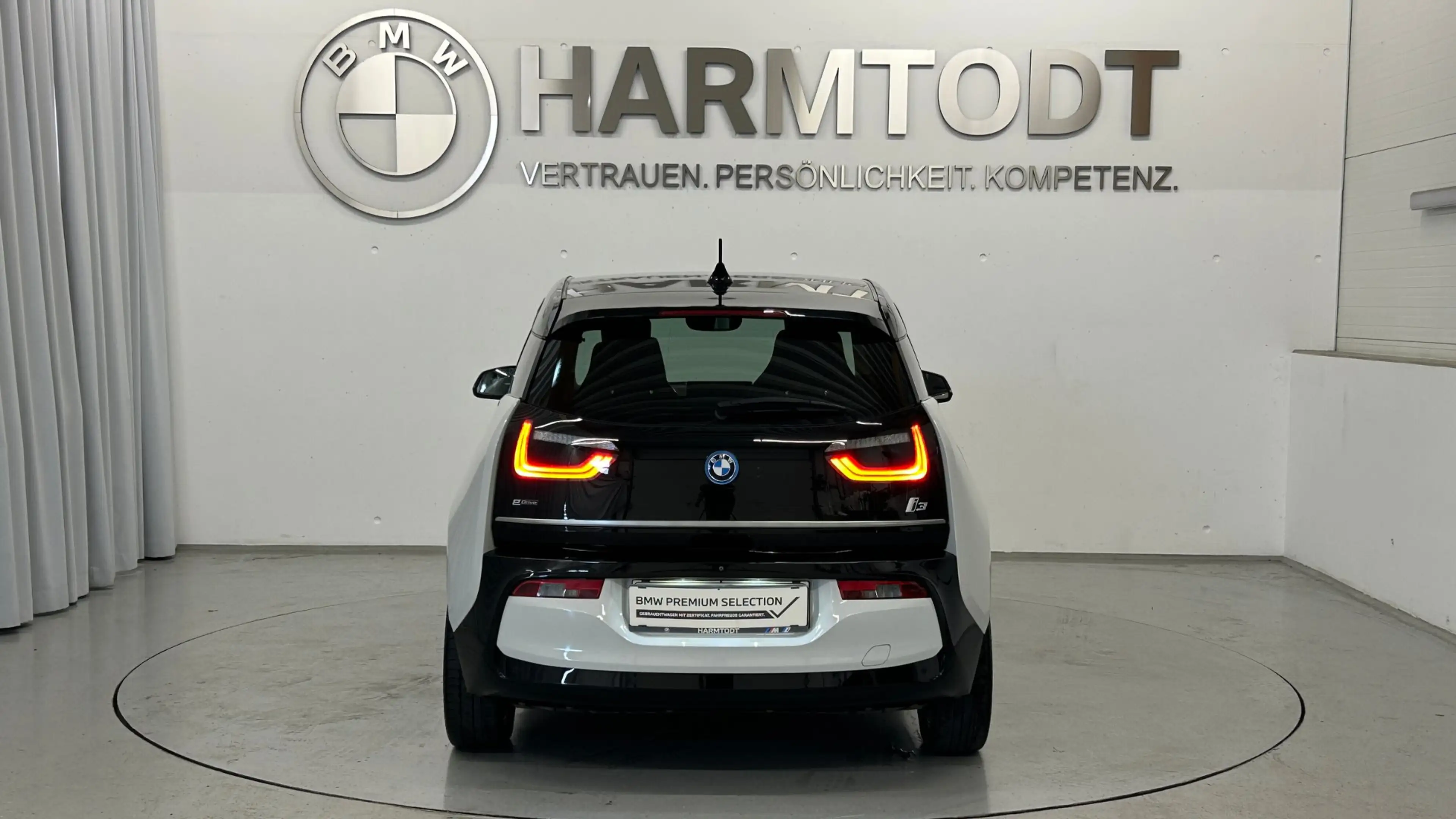 BMW i3 *Komfort Paket / Navi PRO* — photo 4