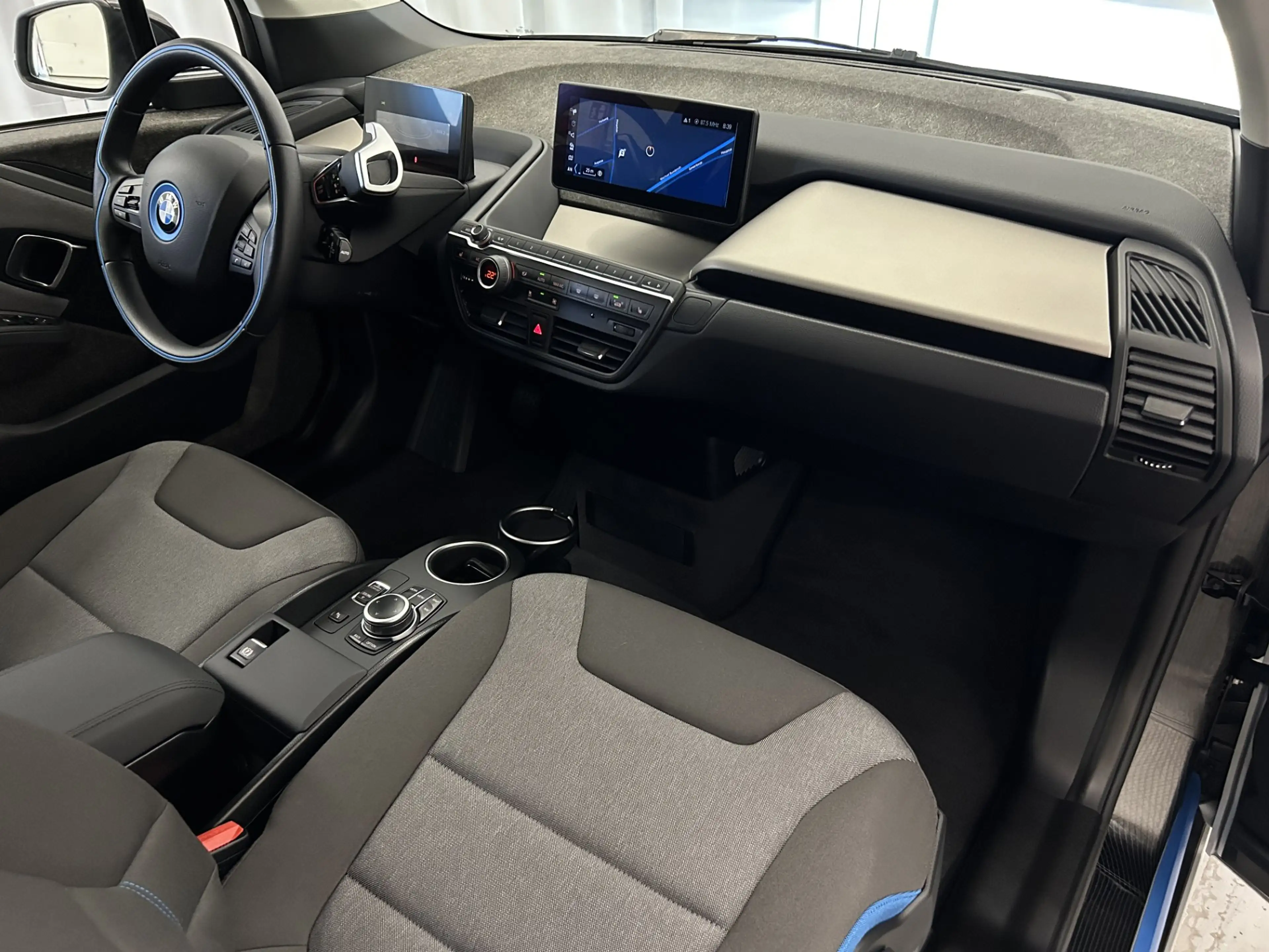 BMW i3 *Komfort Paket / Navi PRO* — photo 8