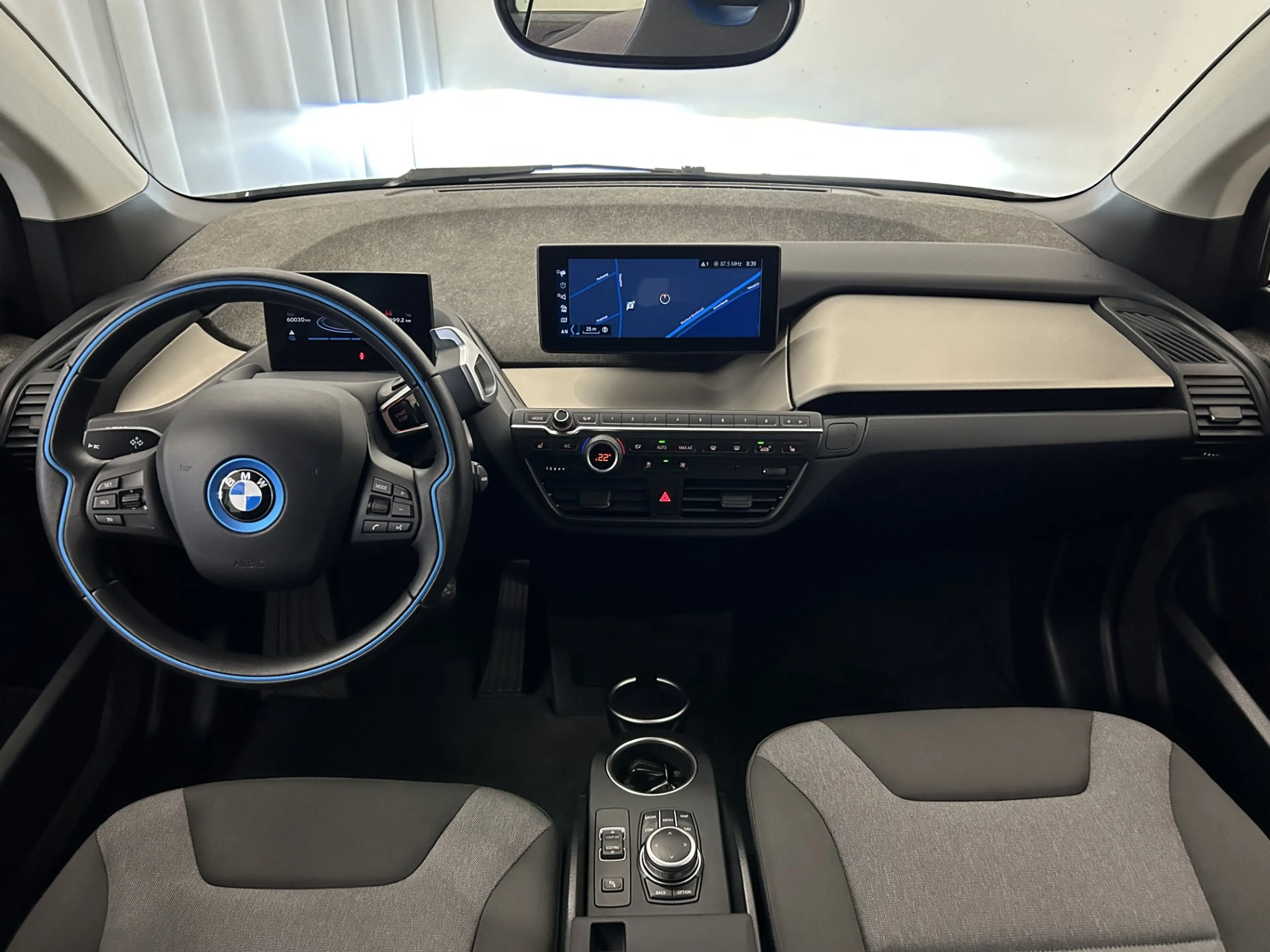 BMW i3 *Komfort Paket / Navi PRO* — photo 9
