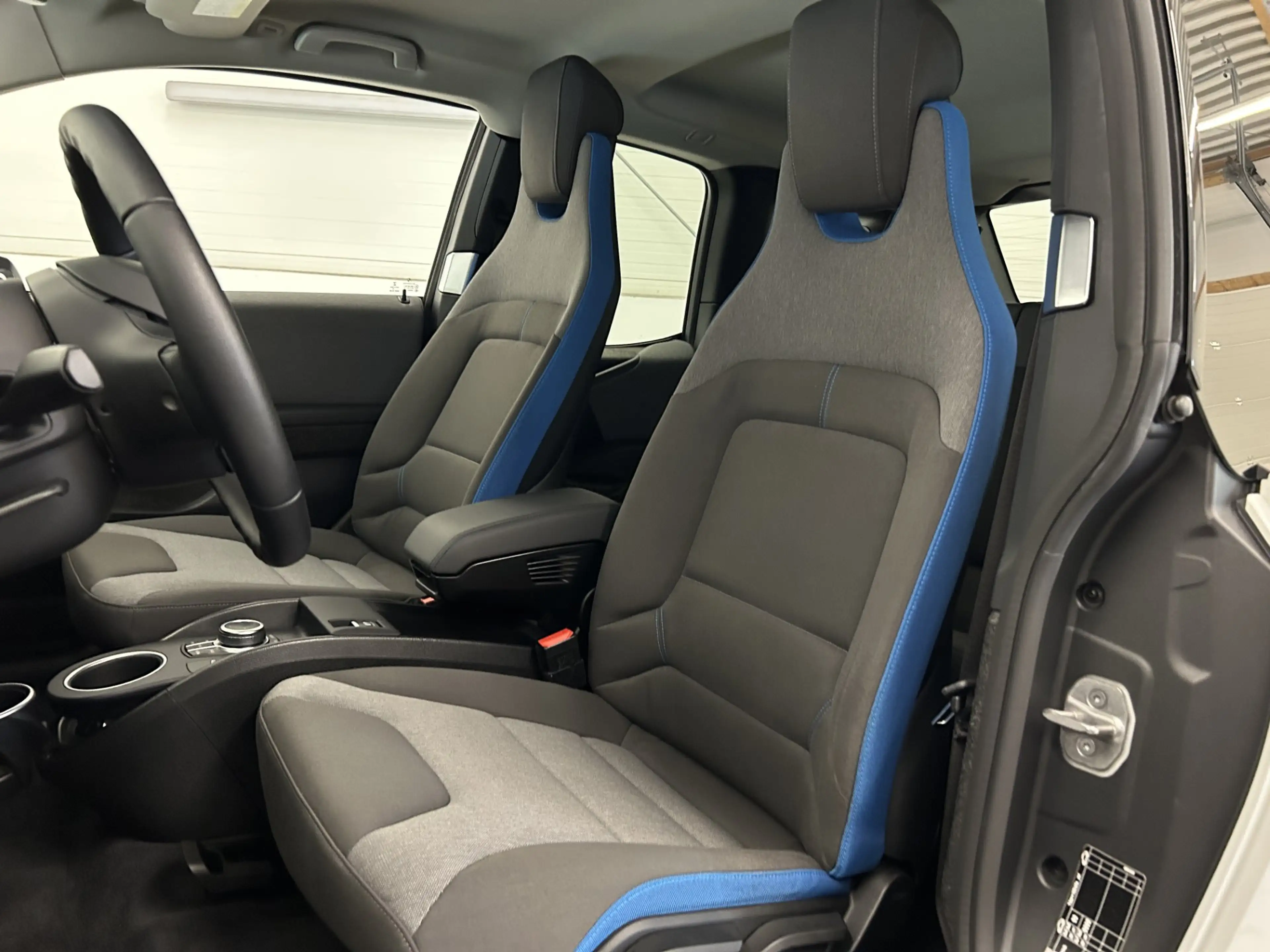 BMW i3 *Komfort Paket / Navi PRO* — photo 13
