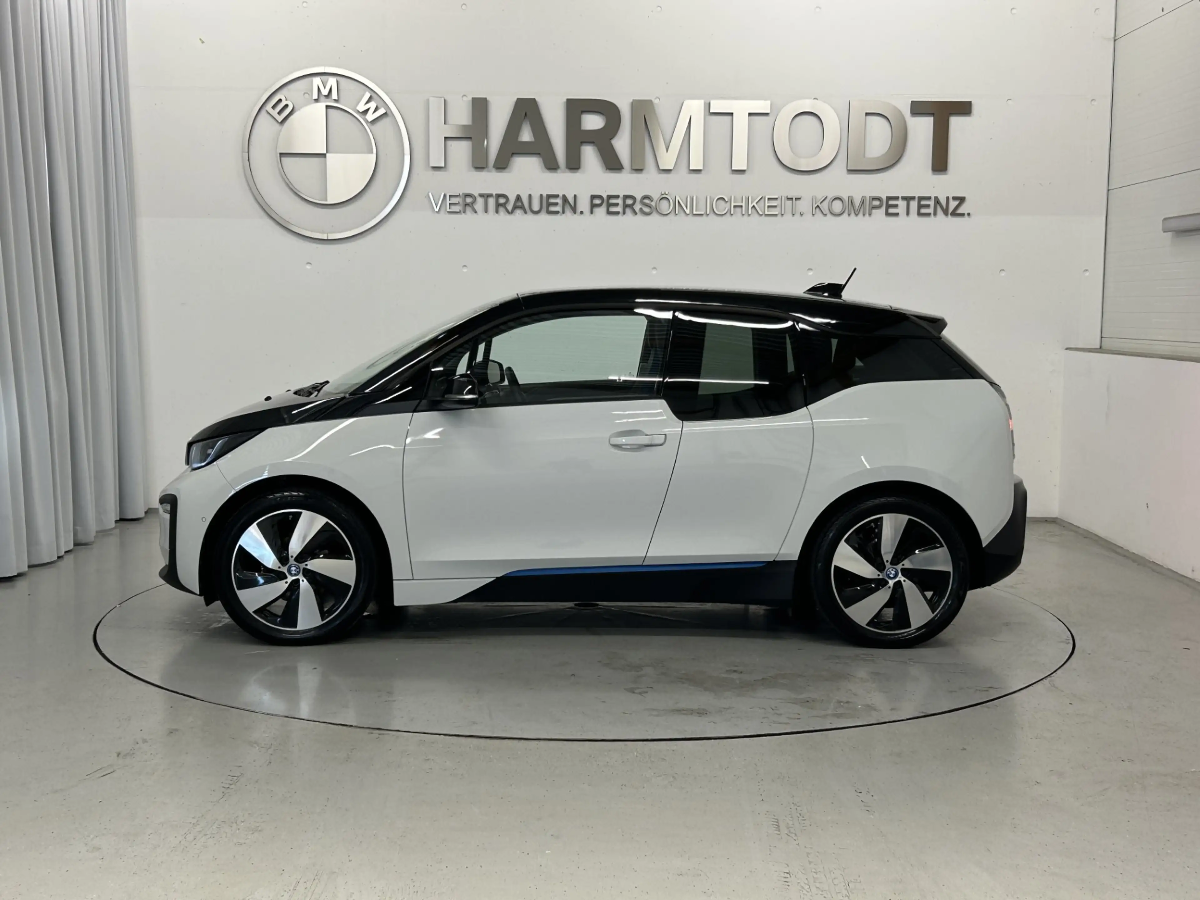 BMW i3 *Komfort Paket / Navi PRO* — photo 3