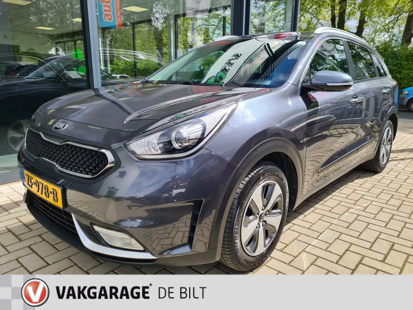 Kia Niro 1.6 GDi Hybrid DynamicLine Gris - 1