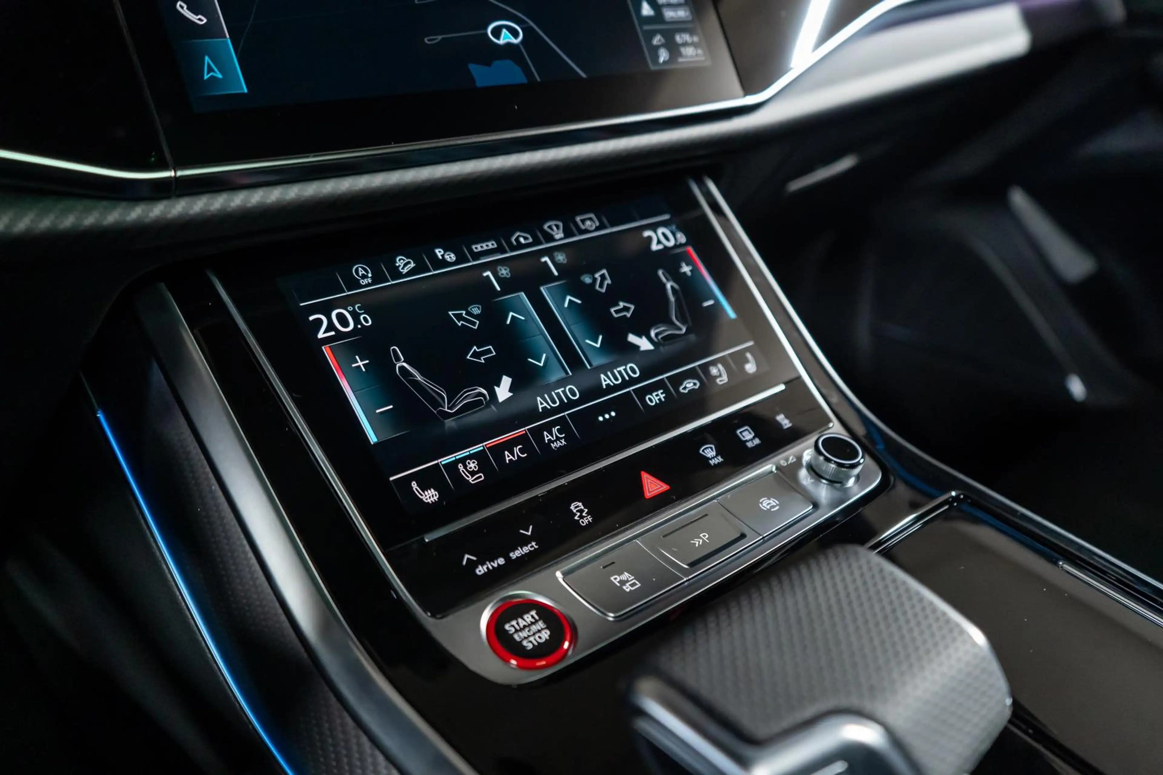Audi SQ8 4.0 TFSI quattro AHK SHZ PANO HUD B&O STHZ — photo 22