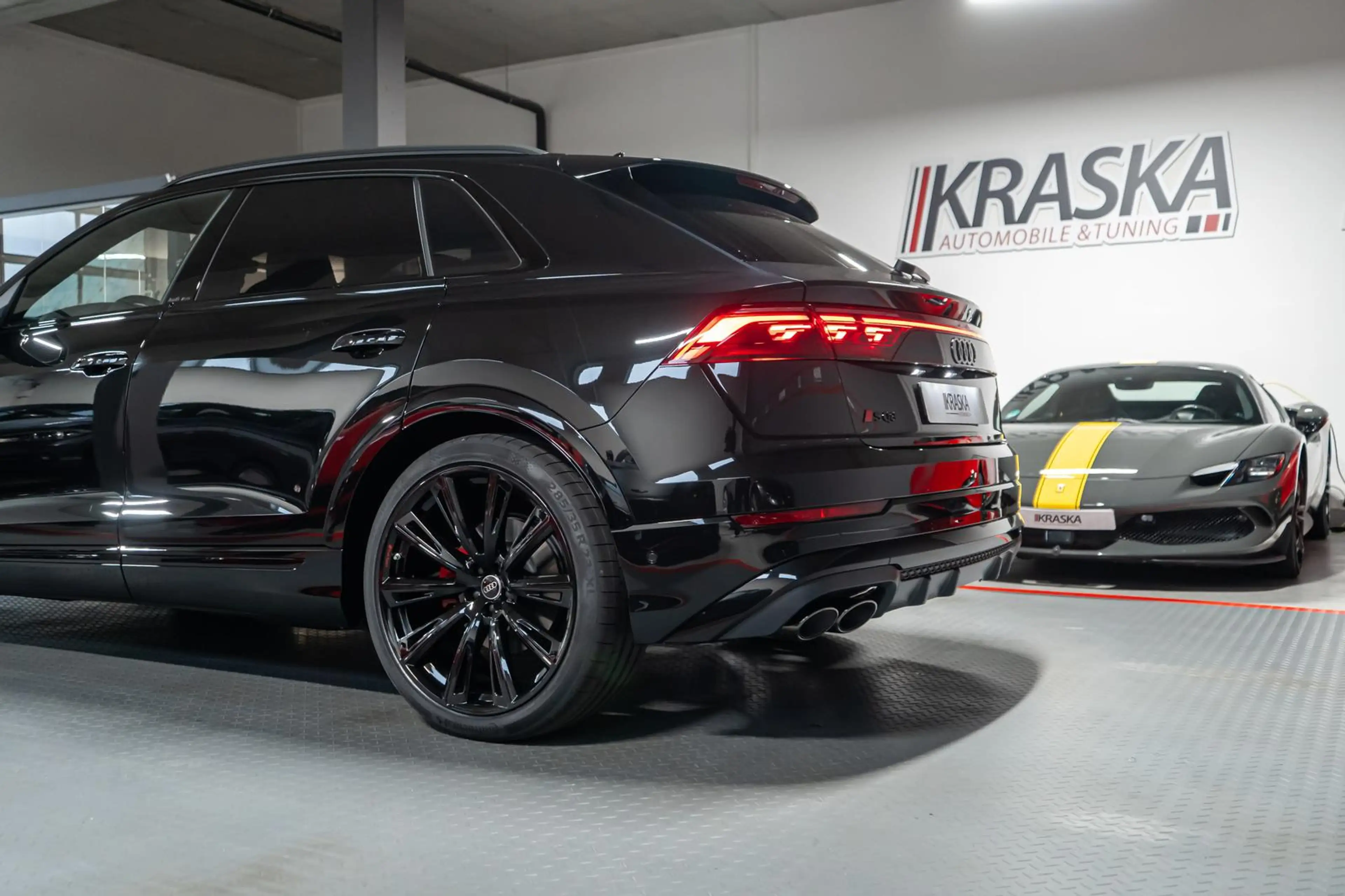 Audi SQ8 4.0 TFSI quattro AHK SHZ PANO HUD B&O STHZ — photo 11