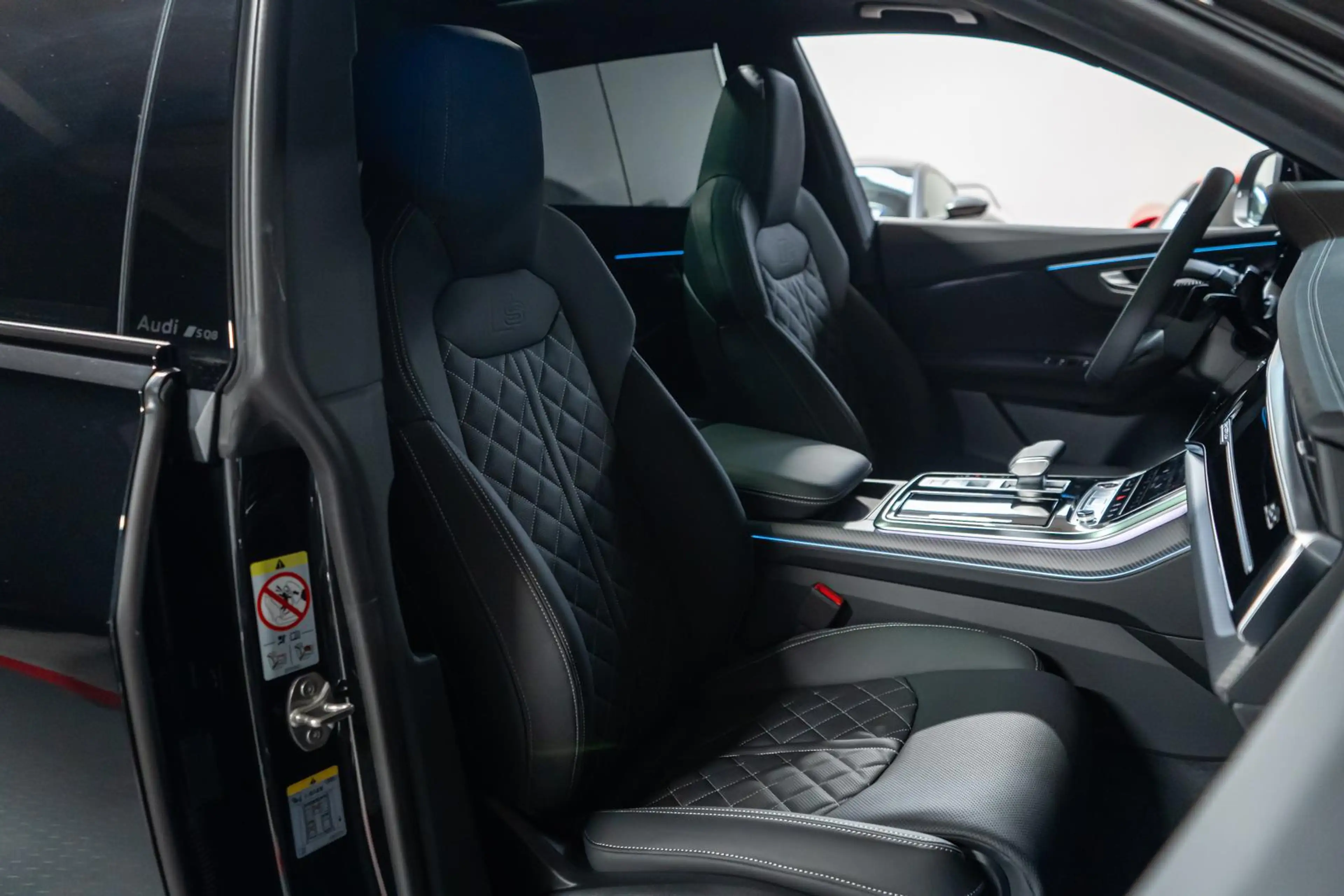 Audi SQ8 4.0 TFSI quattro AHK SHZ PANO HUD B&O STHZ — photo 18