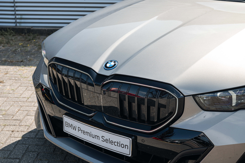 BMW 530 5 Serie Touring 530e M Sport Automaat / Panoramada — photo 8
