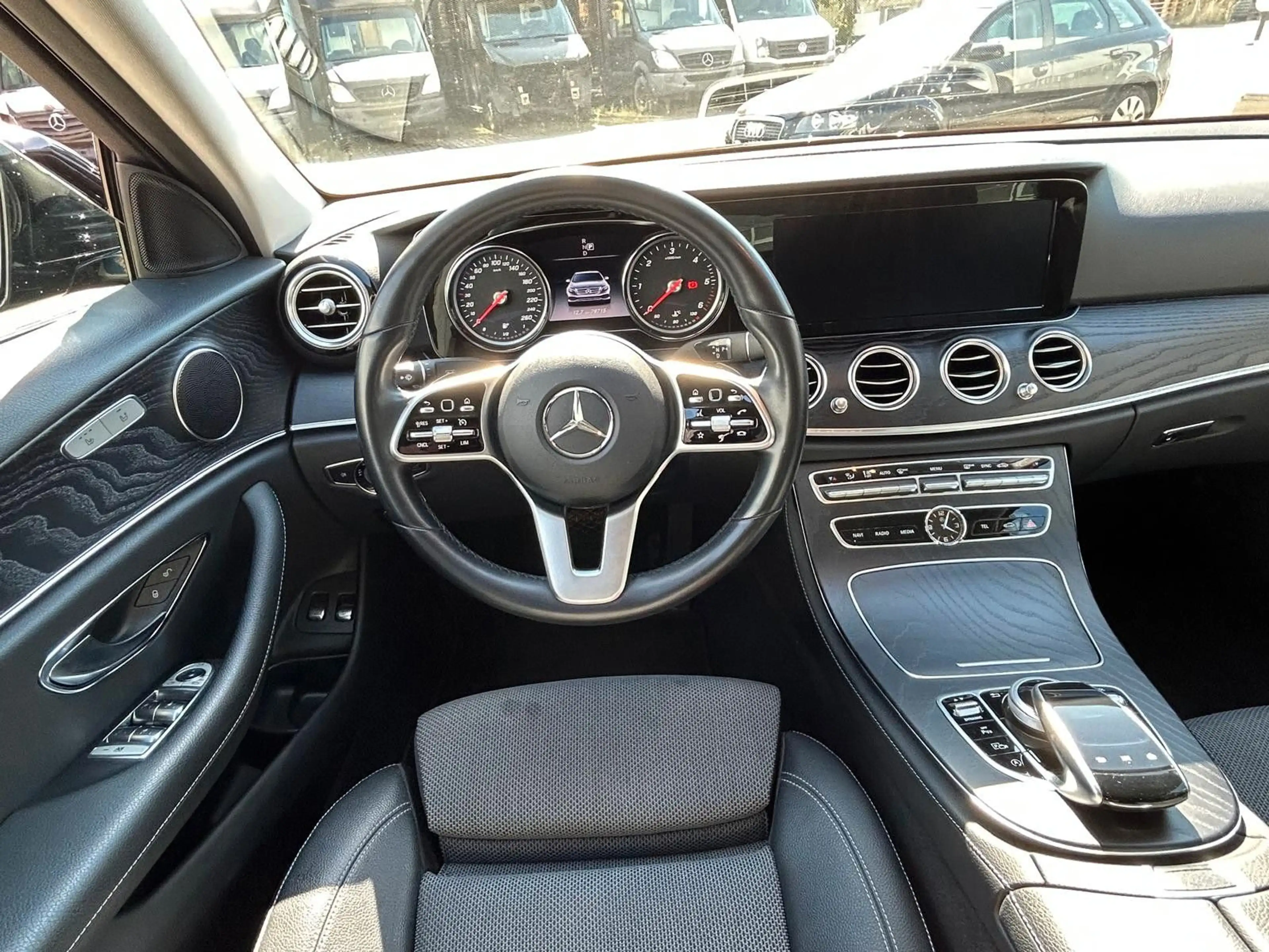 Mercedes-Benz E 400 d 4Matic E Limousine LED INTELLIGENT LIGHT — photo 11