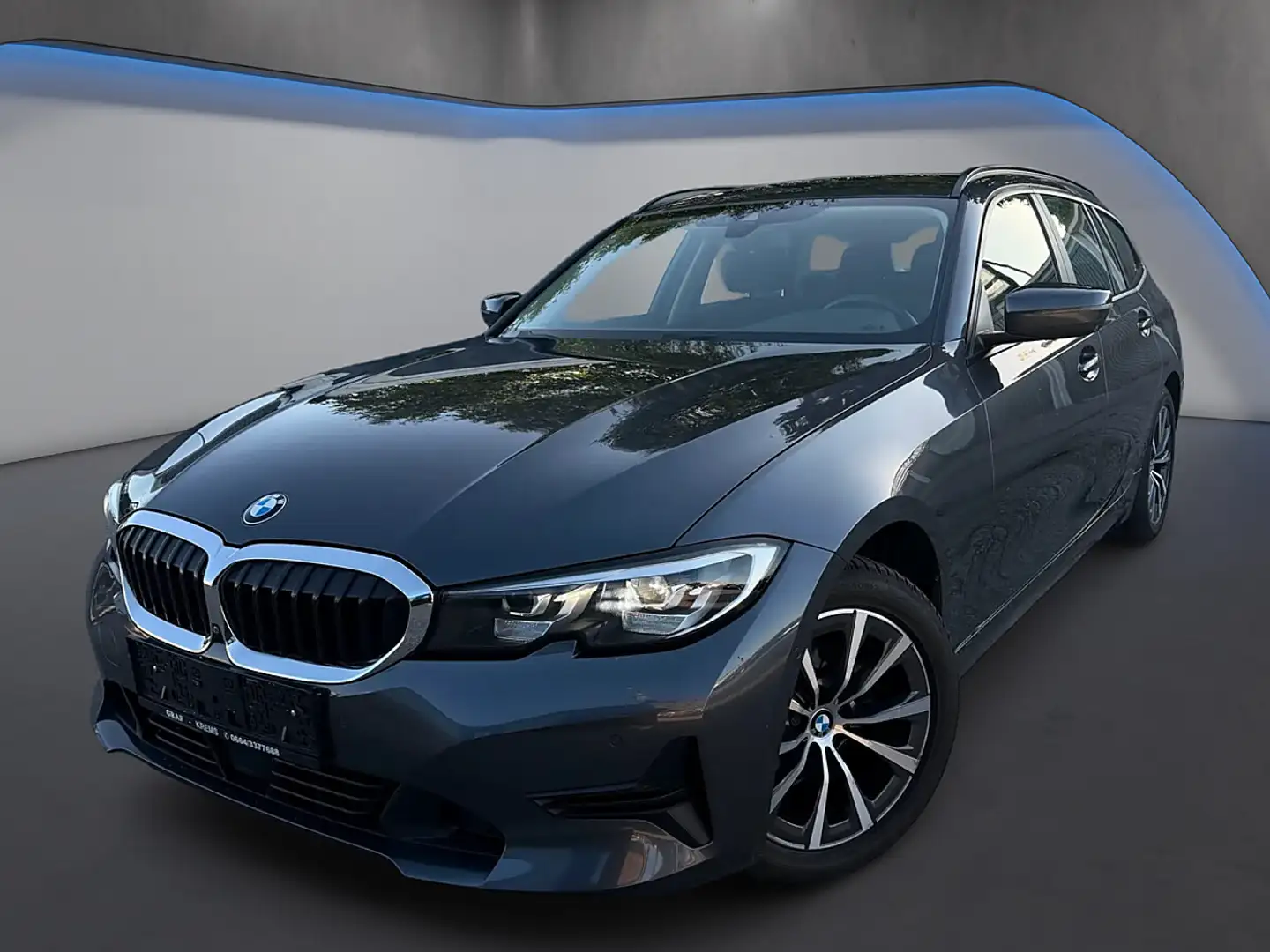 BMW 318 d Touring Aut.*3Zonen*LifeCockp.*ACC*Kamera*Par... Grau - 1