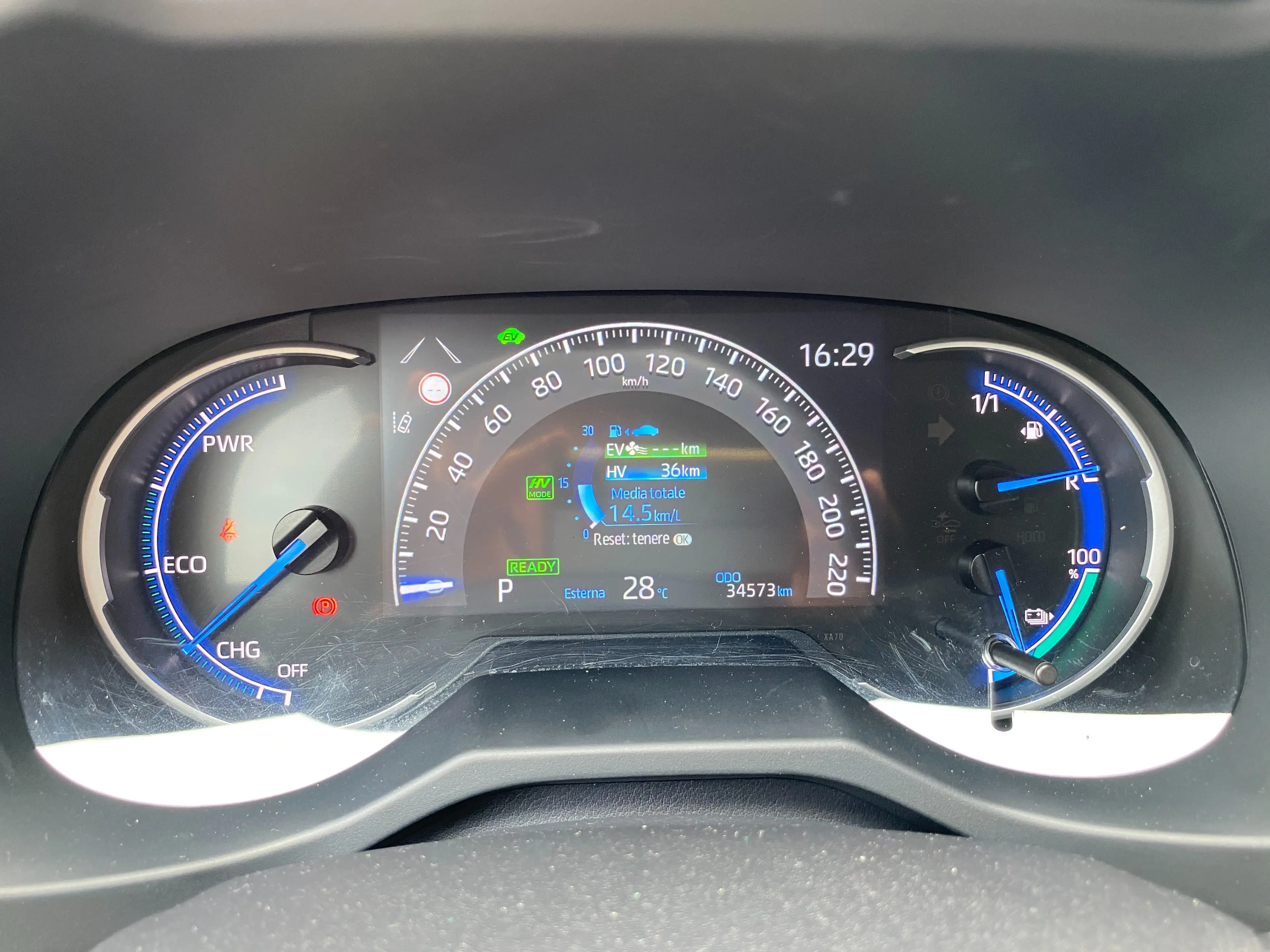 Suzuki Across Across PLUG-IN HYBRID — photo 9