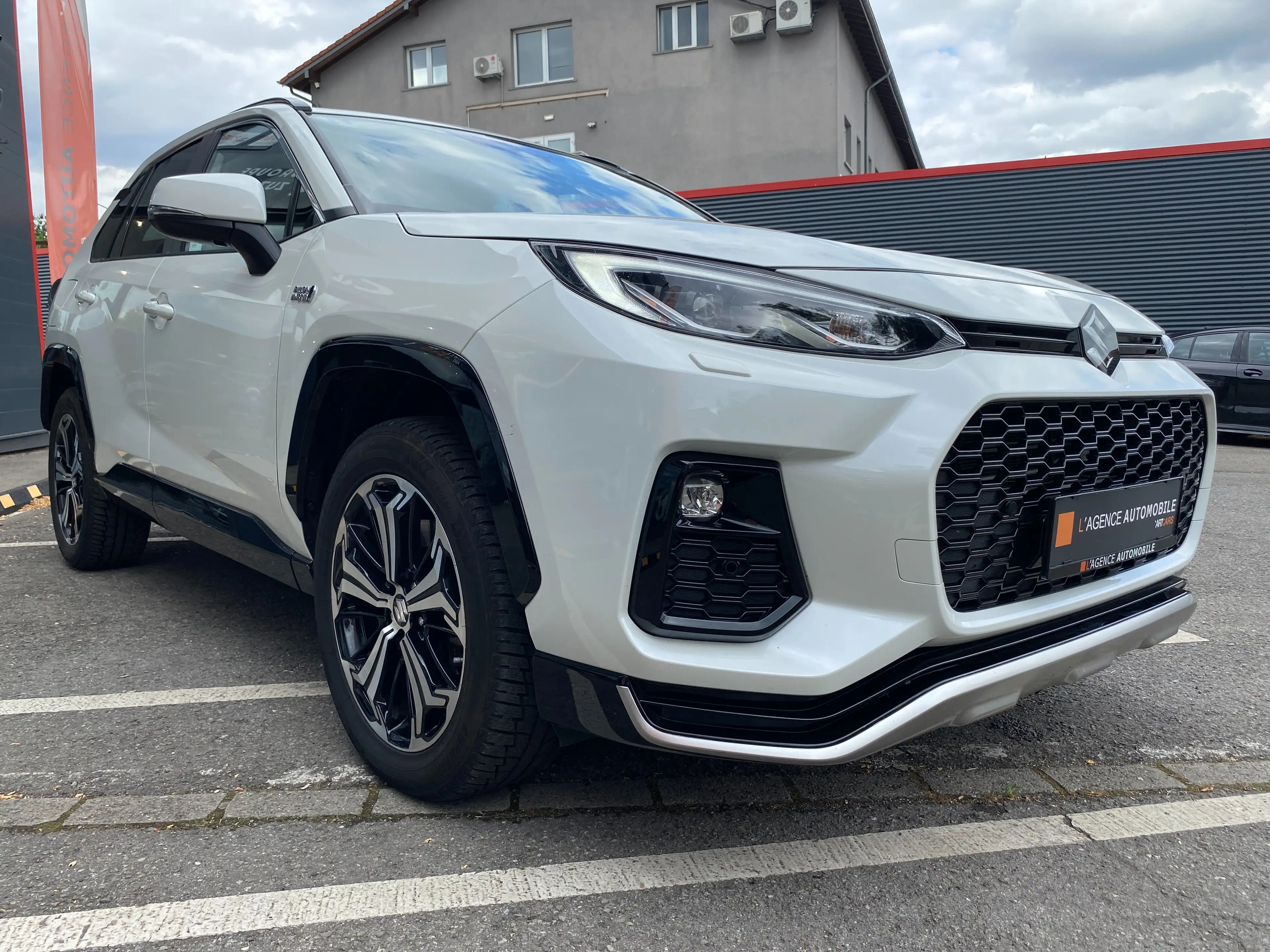 Suzuki Across Across PLUG-IN HYBRID — photo 3