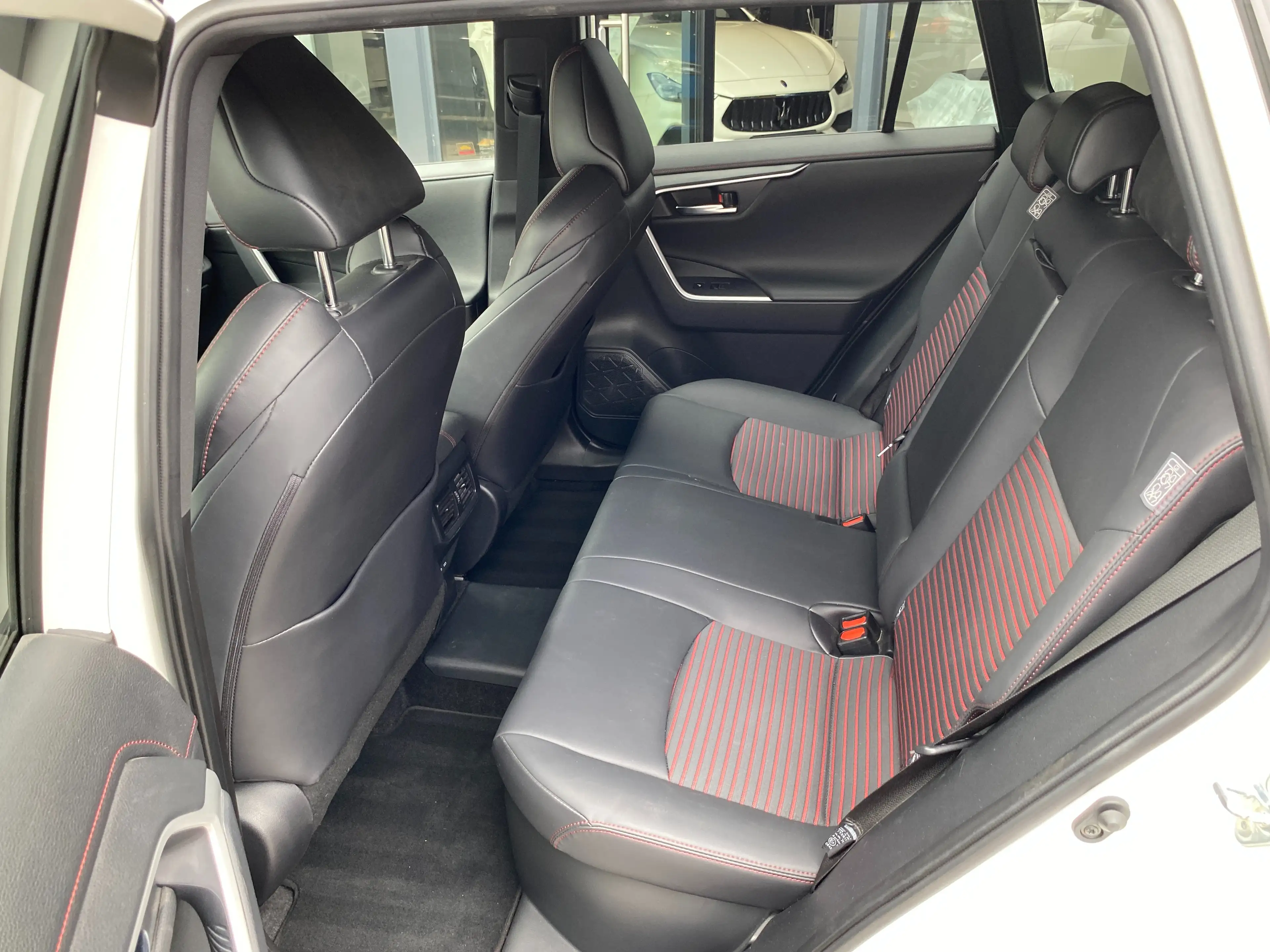 Suzuki Across Across PLUG-IN HYBRID — photo 11