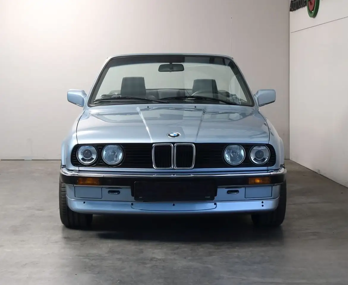 BMW 320i, foto 6