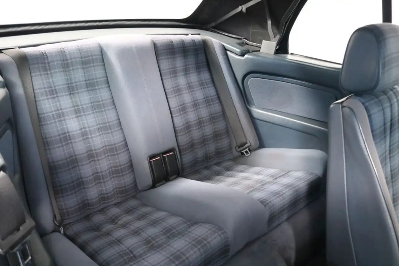 BMW 320i, foto 9
