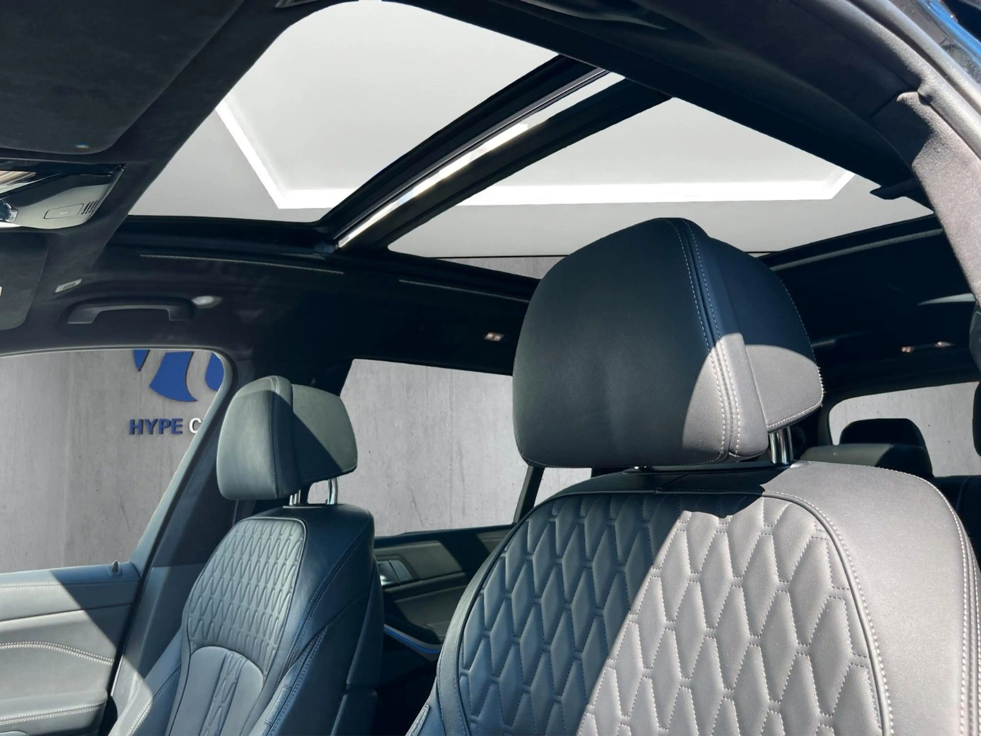 BMW X7 40 d xD M Sport PanoSky LED ACC 360° HUD StHz — photo 11