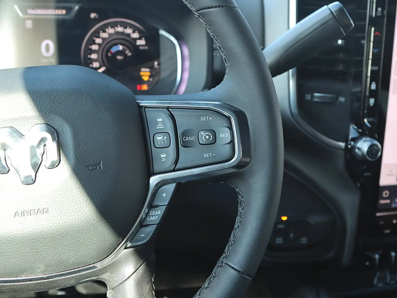 RAM 3500 снимка RAM 3500