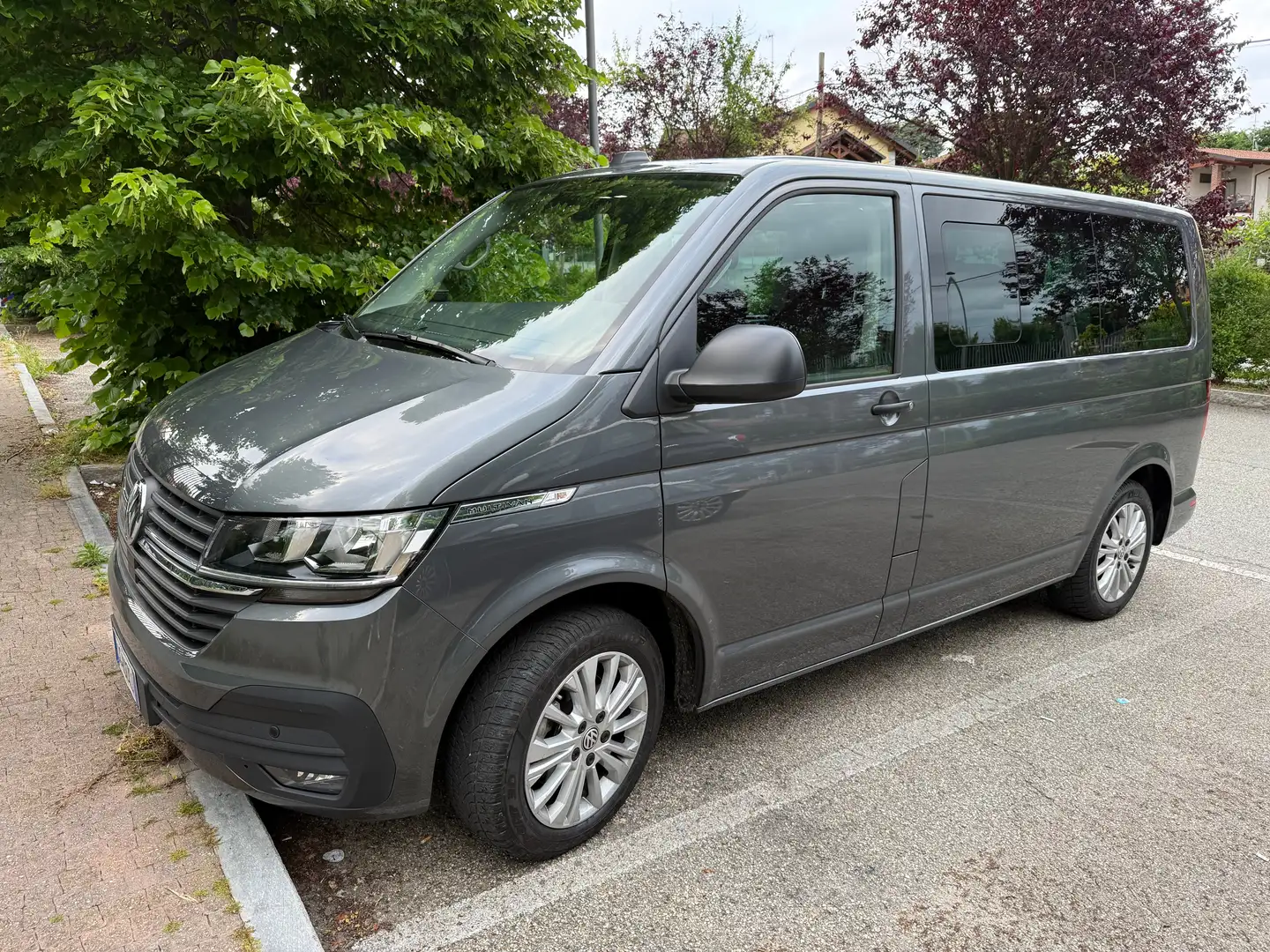 Volkswagen T6.1 Multivan Multivan 2.0 tdi Highline 150cv dsg 7p Grigio - 1