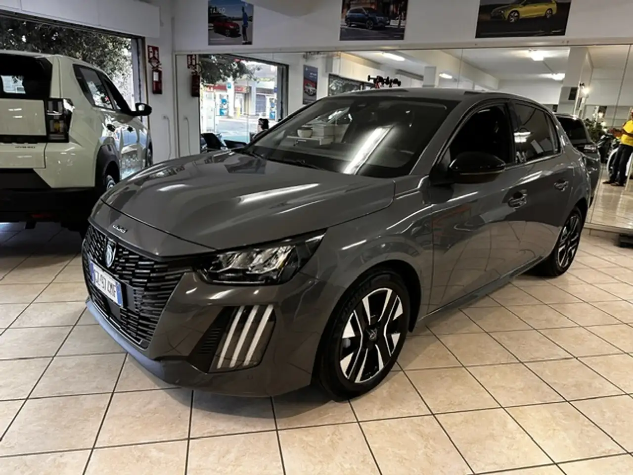 Peugeot 208 II 2023 1.2 puretech Allure s