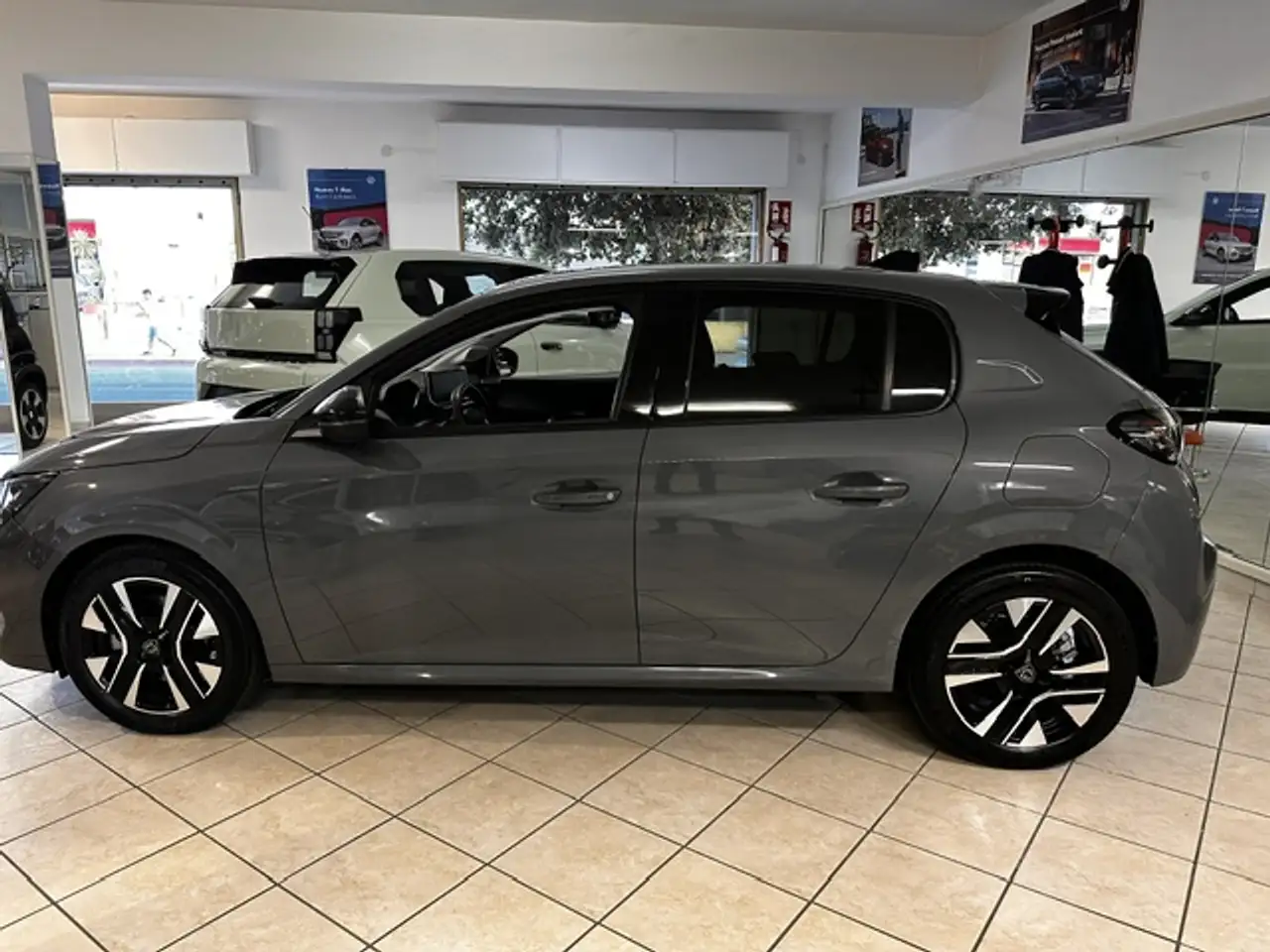 Peugeot 208 II 2023 1.2 puretech Allure s, миниатюра 2